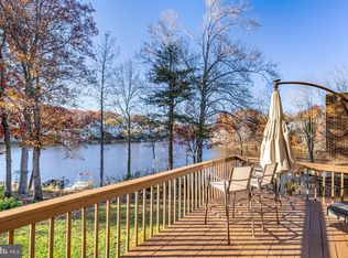 11010 Thrush Ridge Rd, Reston, VA 20191