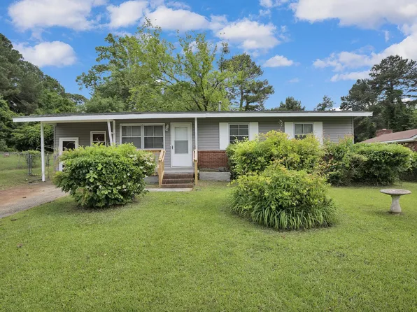 2809 Coronada Pkwy, Fayetteville, NC 28306