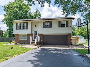 3445 Greenview Dr, Decatur, IL 62521