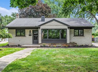 31100 W Rutland St, Beverly Hills, MI 48025