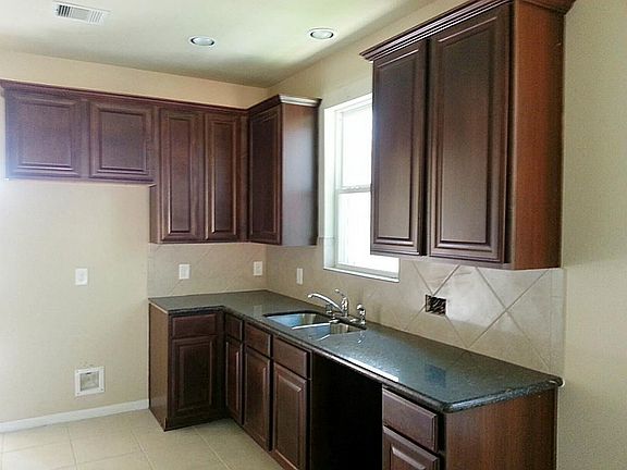 2nd image of 1227 South Maple