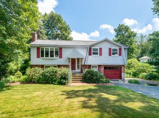 25 Freeport Dr, Burlington, MA 01803