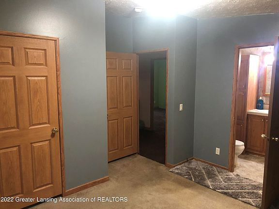 5th image of 535 Samantha Ave