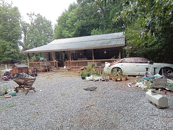 2nd image of 142 Connector Rd
