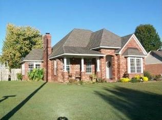 603 Meadowbrook Dr, Alma, AR 72921