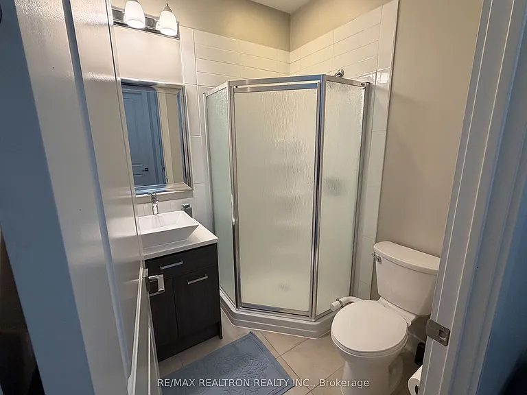 150 Main St W #605 — Photo 10