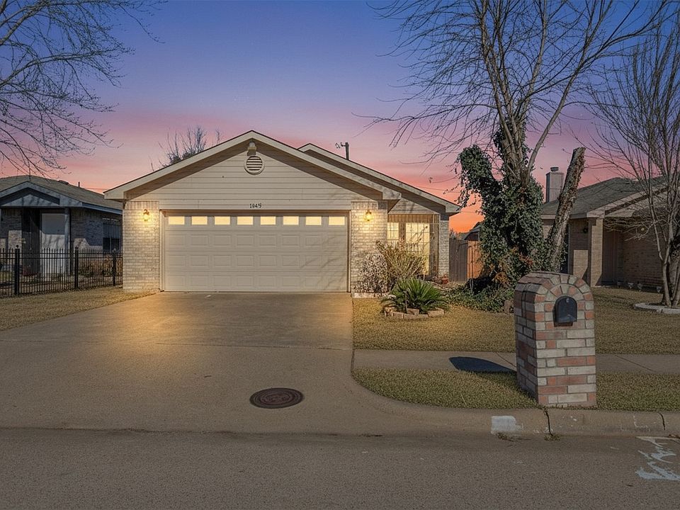 1st image of 10419 Blackjack Oaks Dr