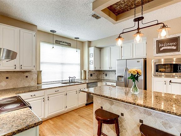 2nd image of 3200 Shady Glen Dr