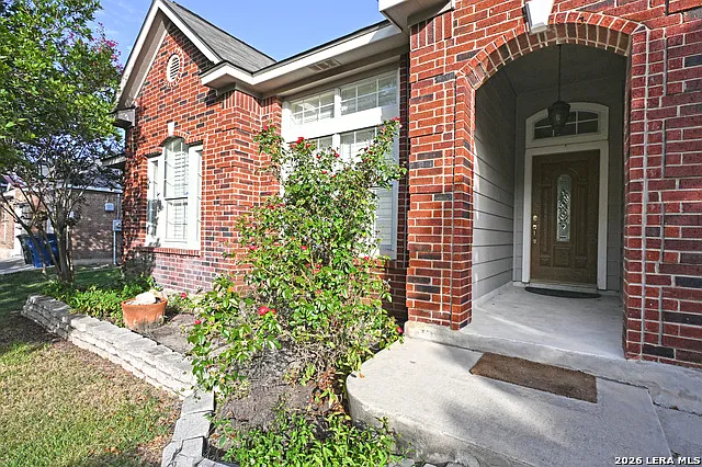 4 bed, 2.0 bath, 1813 sqft, $2,200 — Photo 2
