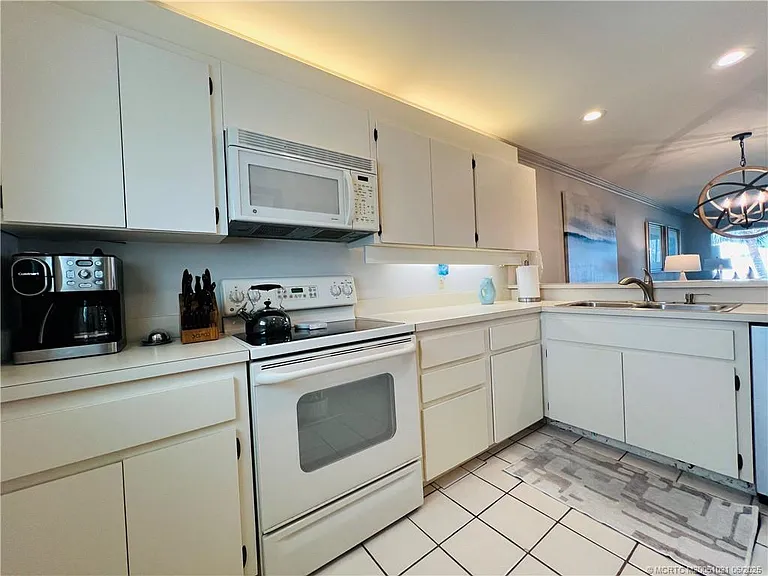 1550 NE Ocean Blvd #C204 — Photo 6
