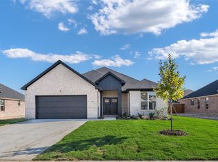 204 Monarch Ln, Nevada, TX 75173