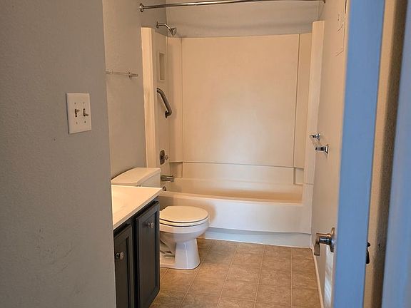 5th image of 127 Crawford Ln