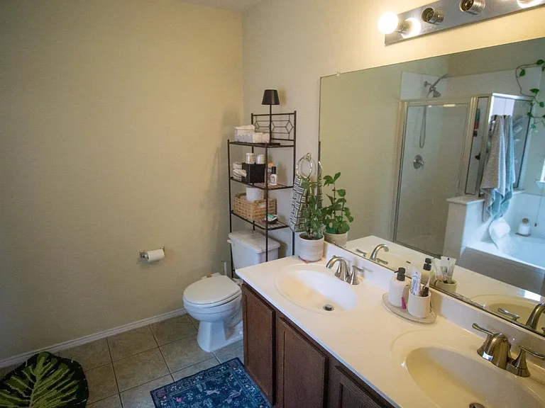 5209 English Glade Dr — Photo 13