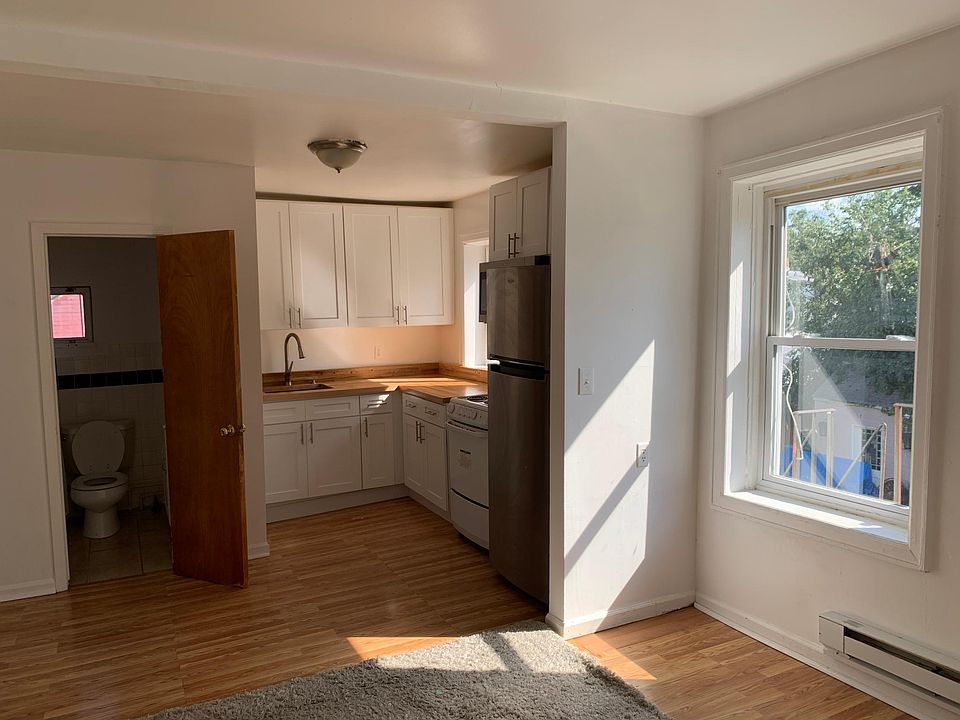 1st image of 188 6th St Floor 3