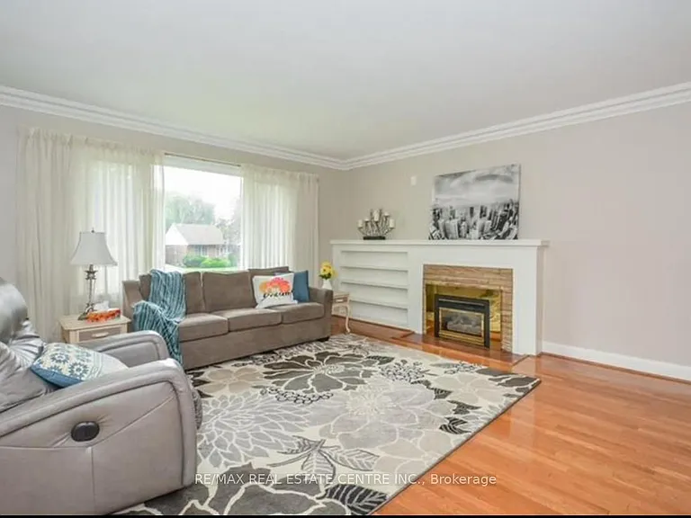 37 McKenzie Ave #MAIN — Photo 8
