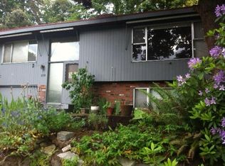 8700 25th Ave NE, Seattle, WA 98115