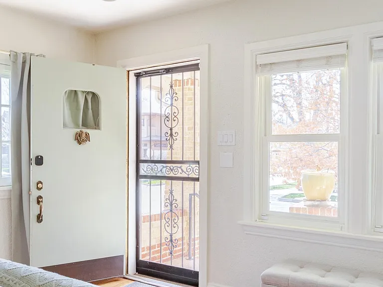 590 S Williams St — Photo 11