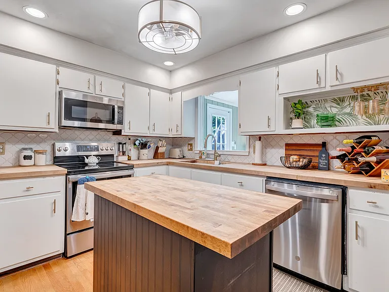 621 Aragona Dr — Photo 20