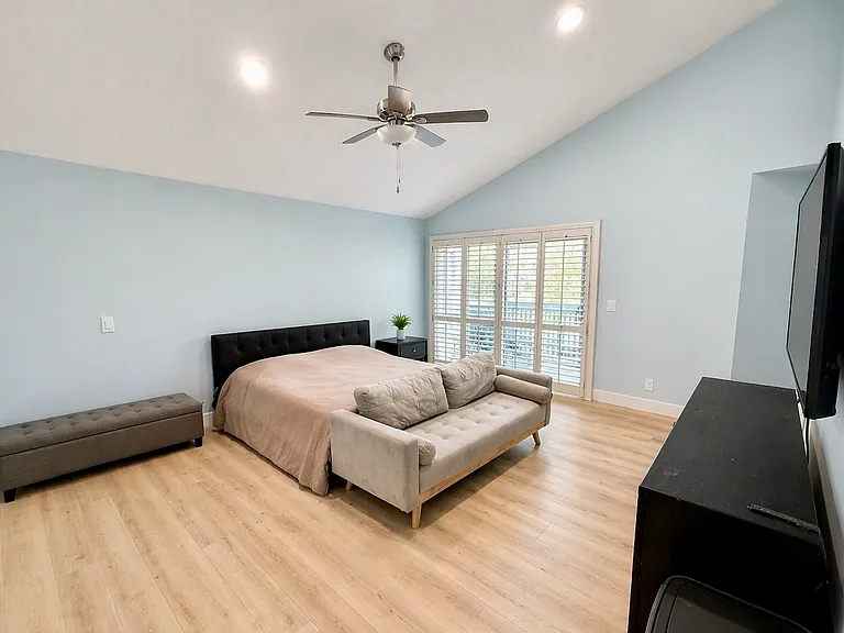 1103 Sheila Ct — Photo 6