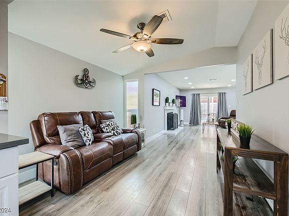 4th image of 6821 Laronda Ln