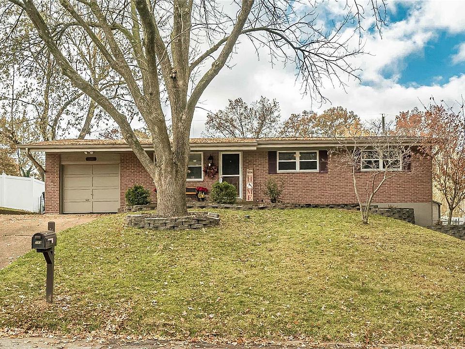 1st image of 744 Southshire Dr