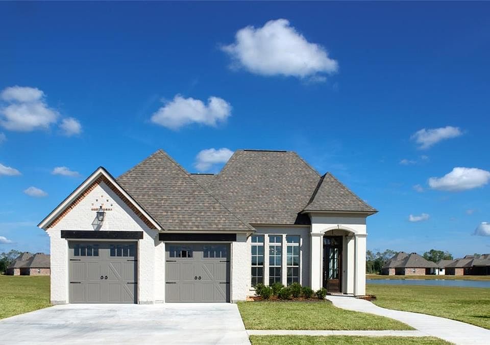 1st image of 3235 Lake Crest Dr