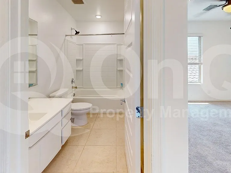 7609 S Camino Alma Vieja — Photo 9