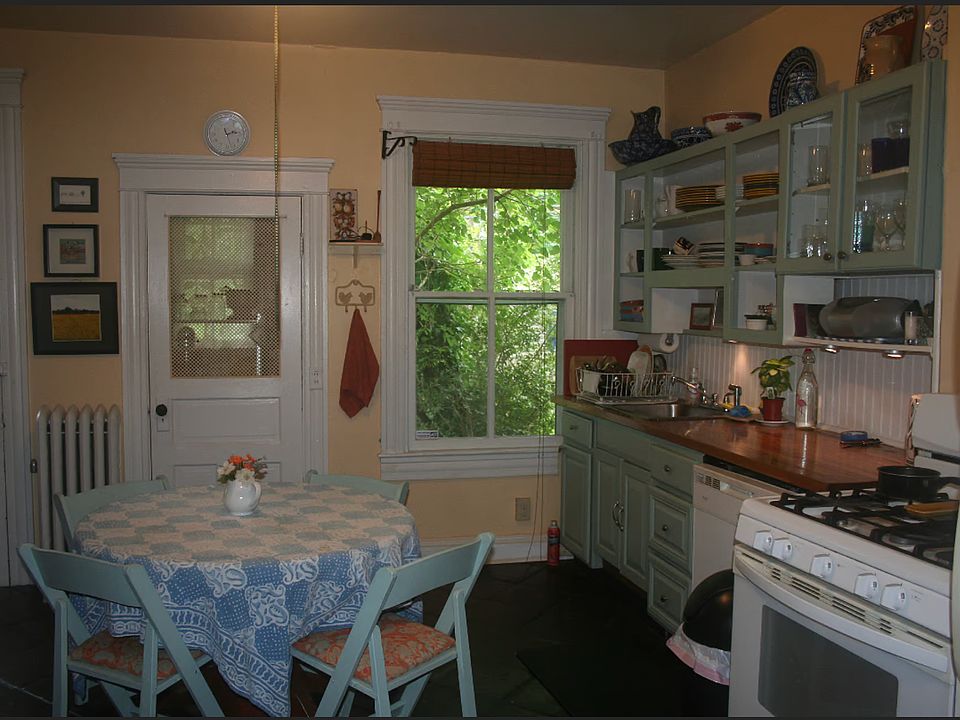 2nd image of 305 Birkwood Pl