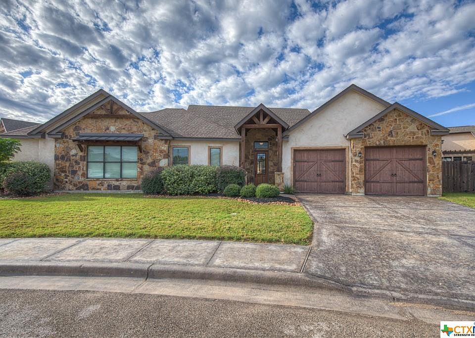 1st image of 1221 Gruene Ests