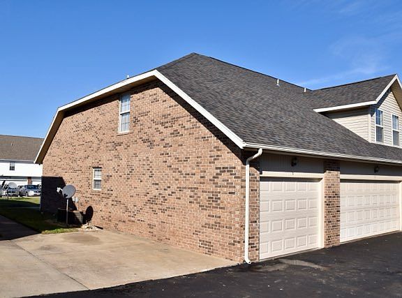3rd image of 1425 W Frosty Dr #4