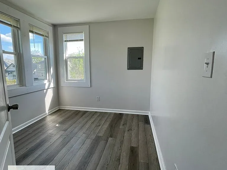 8762 Epworth St — Photo 10