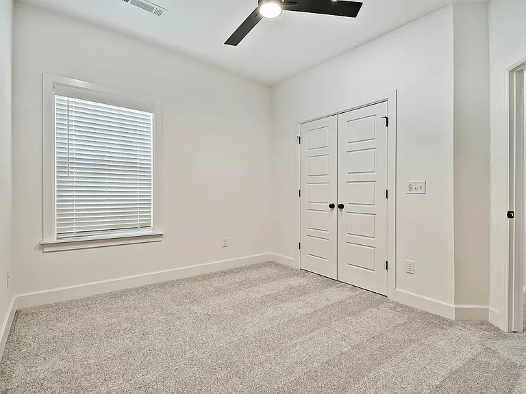 502 W Persimmon St — Photo 22