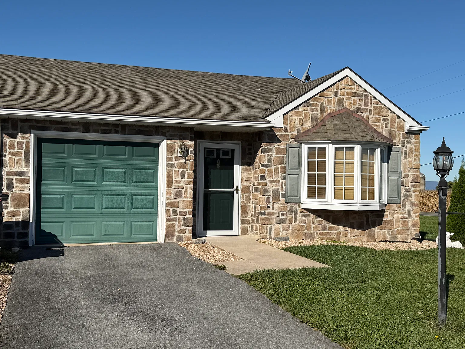 2 bed, 1320 sqft, $1,850 — Photo 1