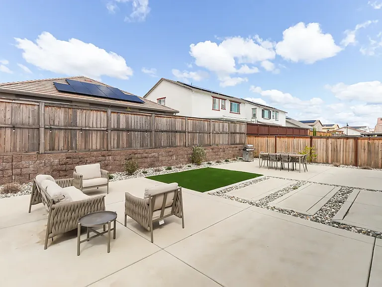 4292 Crescent Way — Photo 34