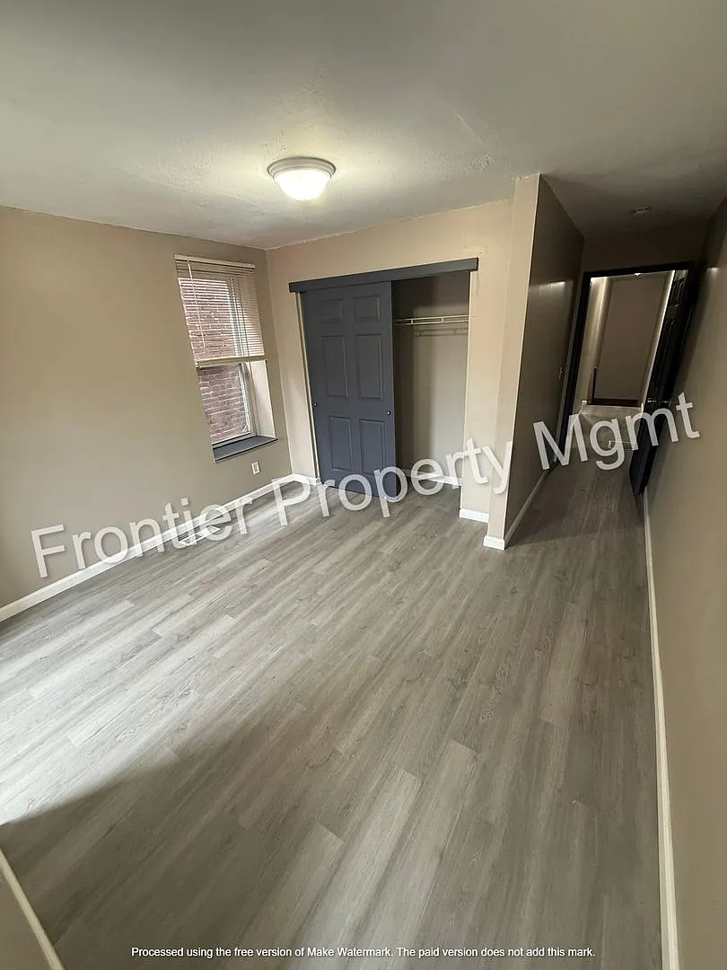 1717 S Tucker Blvd (Maintenance Call First) — Photo 4