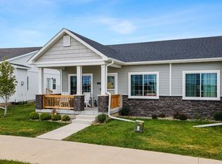 868 Sawgrass Dr, Norwalk, IA 50211