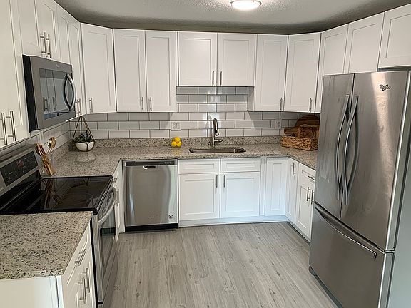 3rd image of 5004 Seneca Ave