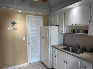 3204 Colony Club Rd APT 1, Pompano Beach, FL 33062