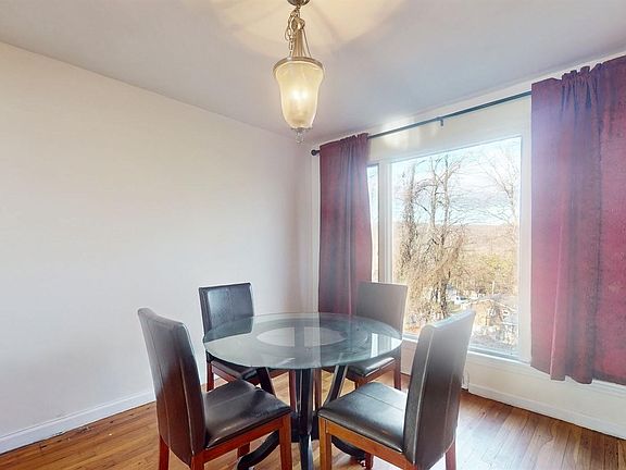 5th image of 10 Rumbrook Road