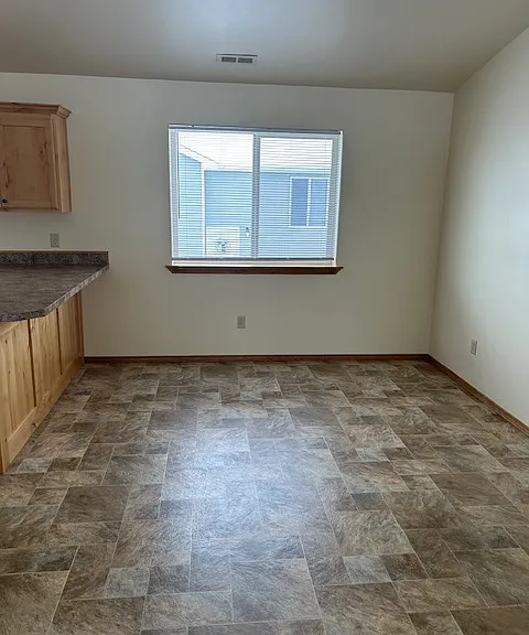 805 W 3rd St #1 — Photo 10