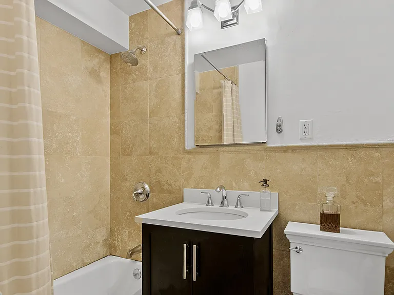 333 E 34th St #9A — Photo 5