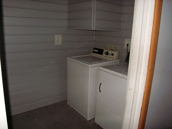 laundry/utility room