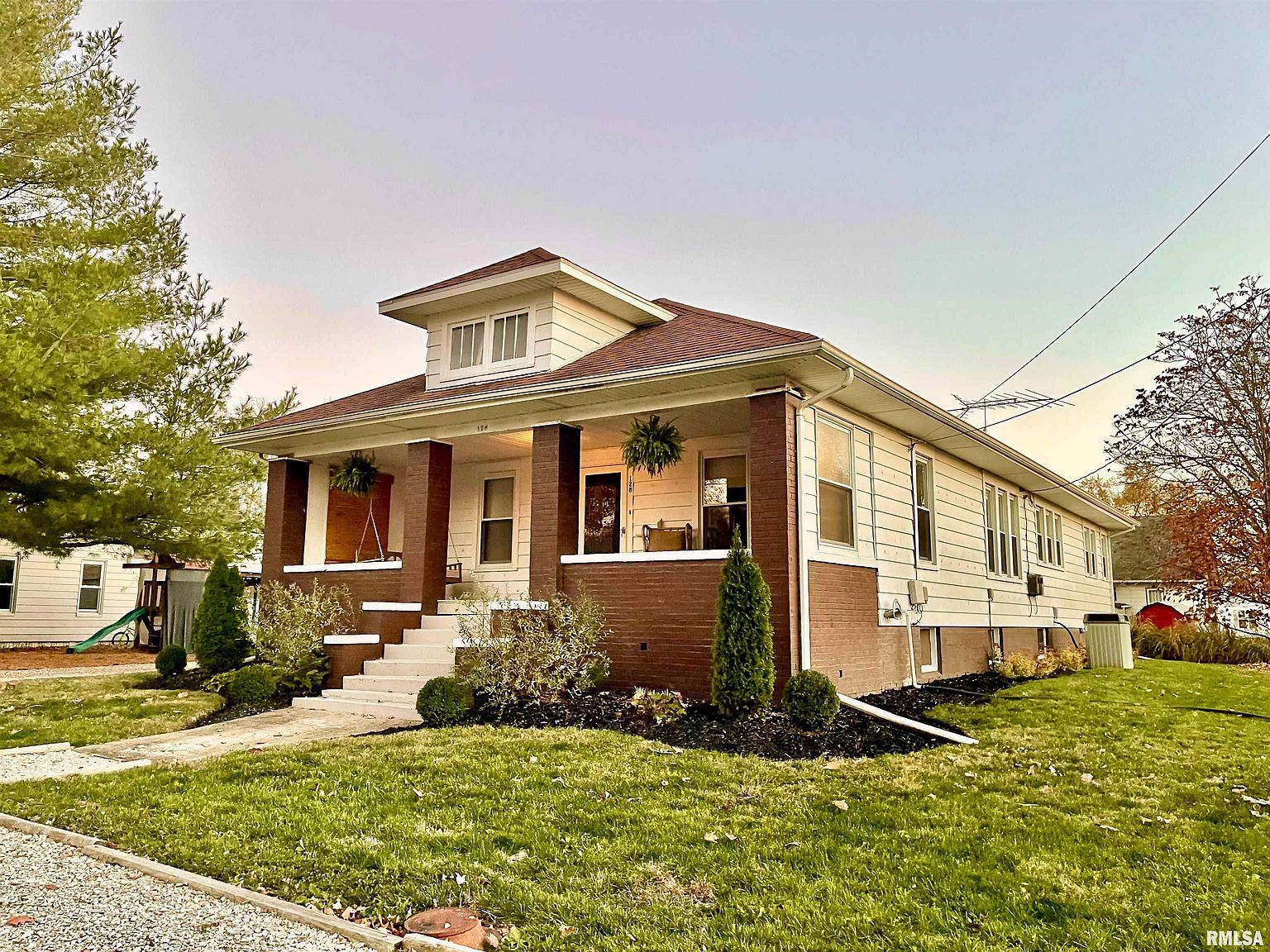 128 E Anderson St, Rushville, IL 62681 Zillow