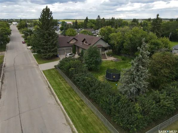 717 3rd Avenue W, Meadow Lake, SK S9X 1A5