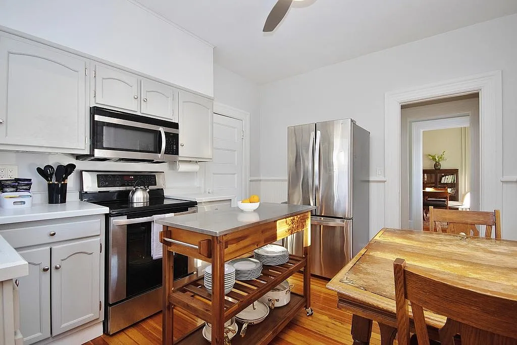 4 bed, 1.5 bath, 2300 sqft, $5,250 — Photo 4