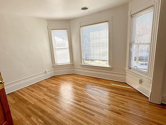 5th image of 833 Park Ave