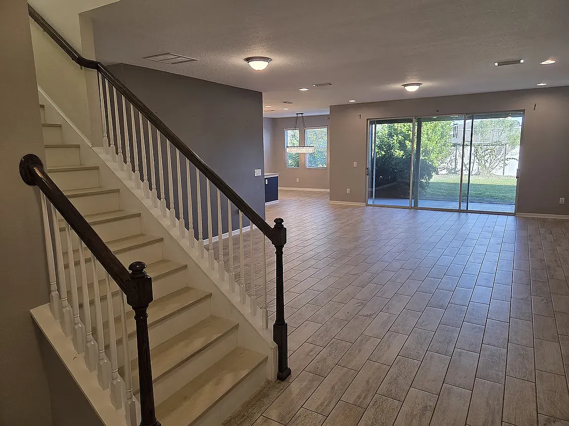 5 bed, 3247 sqft, $4,500 — Photo 4