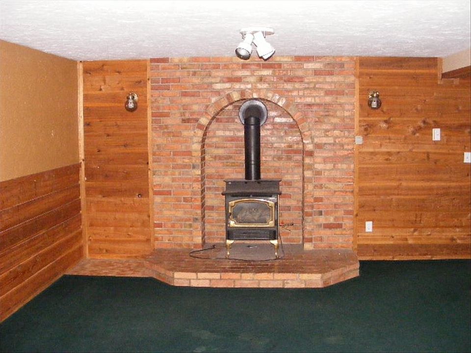 2nd image of 2680 Hallon St