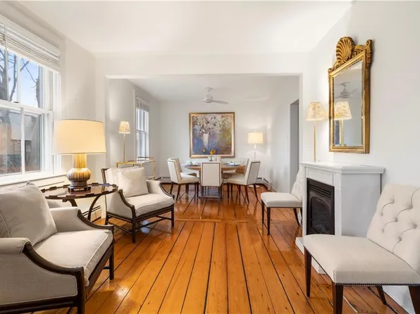 35 Marsh St, Newport, RI 02840