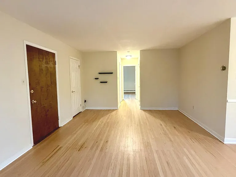 61 Llanfair Rd #C4 — Photo 4